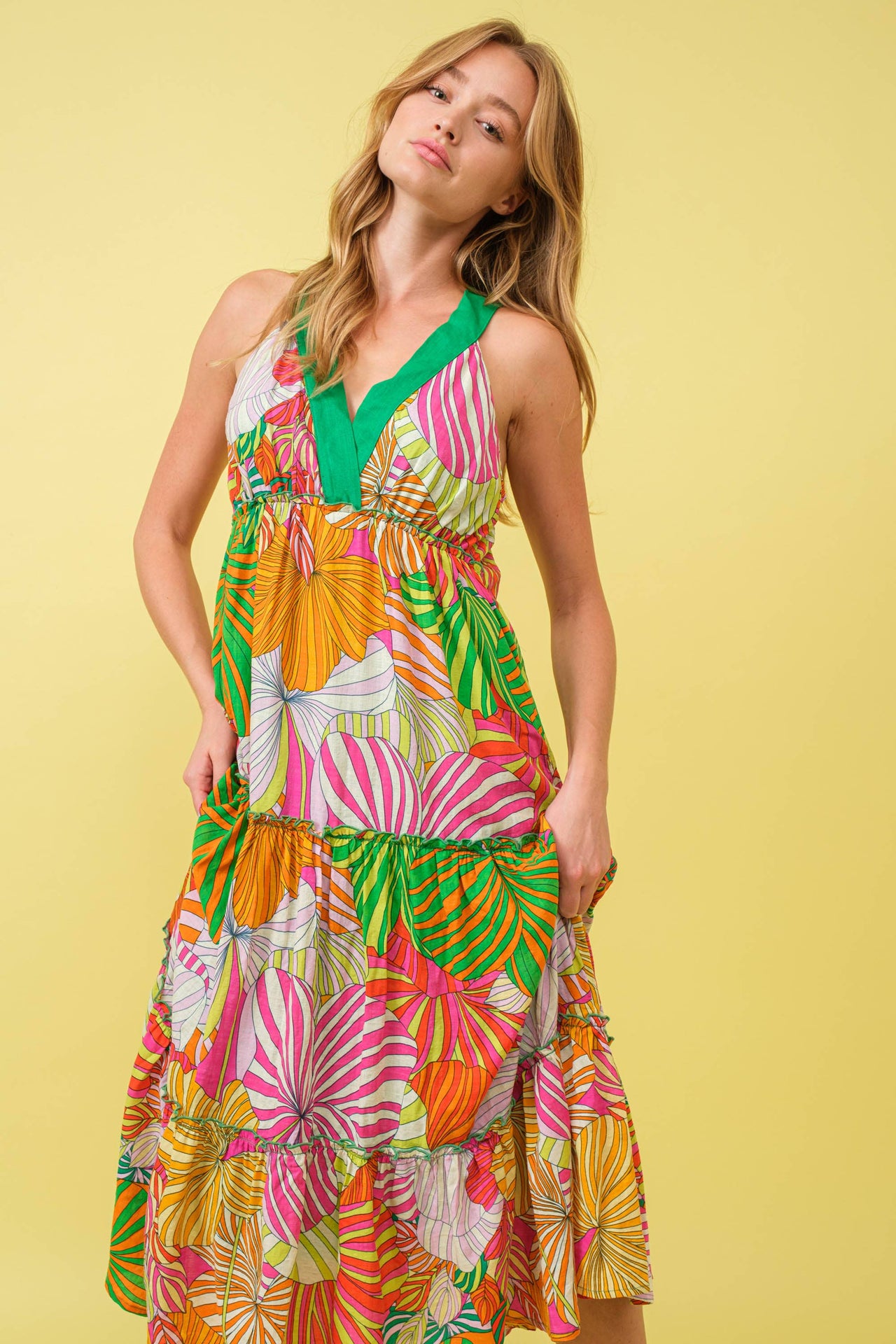 Tropical Halter Strap Empire Tiered Midi Dress: MULTI GREEN