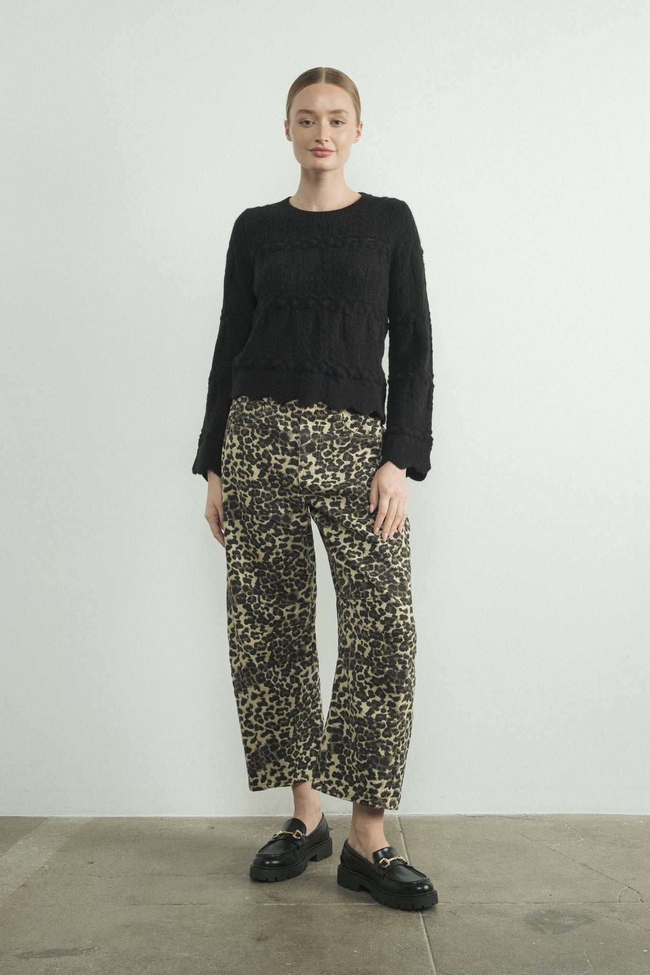 ANIMAL BARREl LEG RELAX FIT DENIM ANIMAL PRINT PANTS